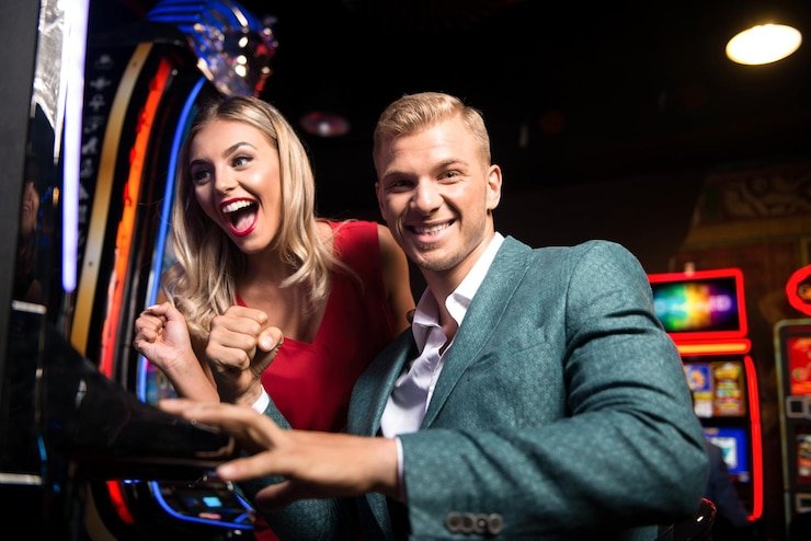 Platform liga 123 menampilkan studio live blackjack dengan dealer profesional